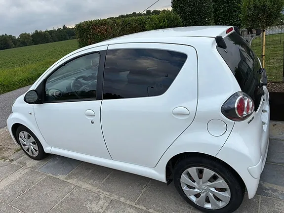 Toyota Aygo 2012 photo 3