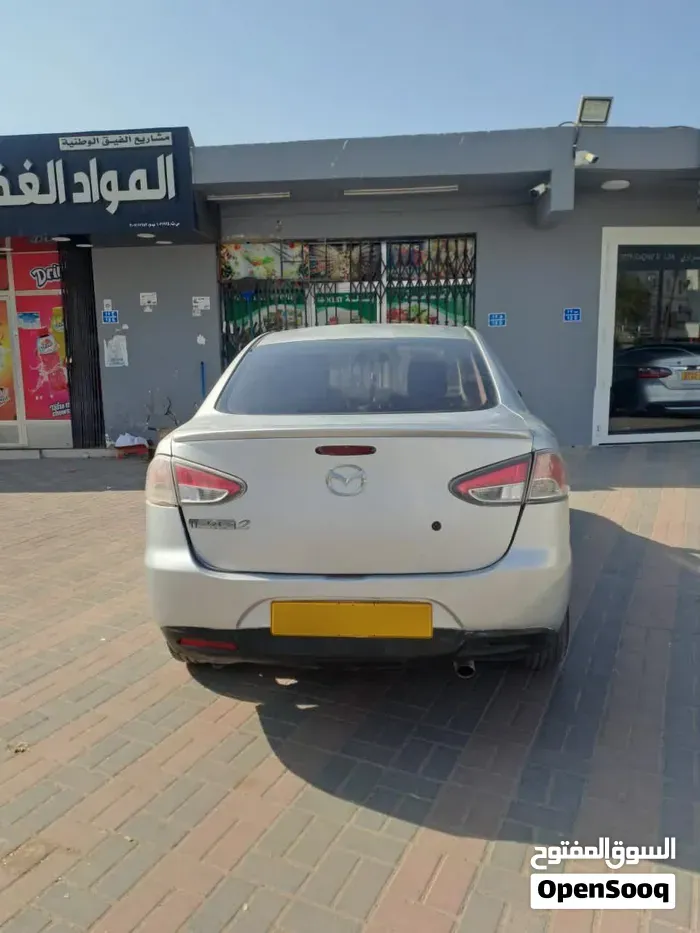 Mazda 2 2013 photo 2