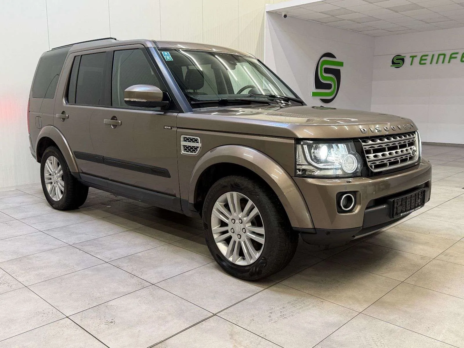 Land Rover Discovery 4 2015 photo 3
