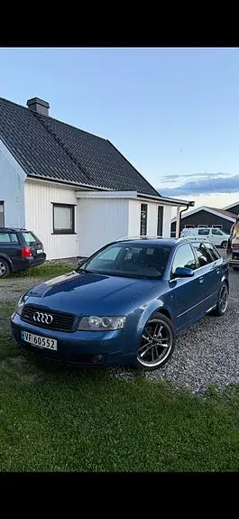 Audi A4 2004 photo 2