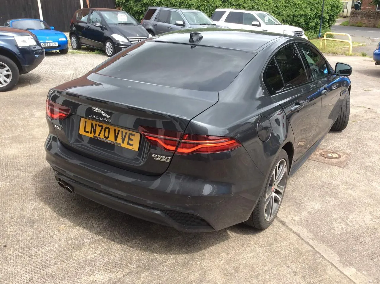 Jaguar Xe 2020 photo 2