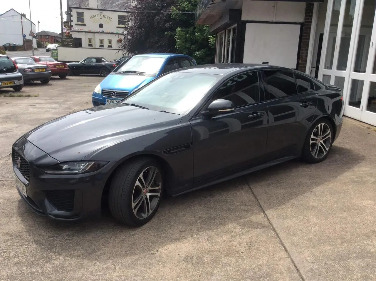 Jaguar Xe 2020 photo 3