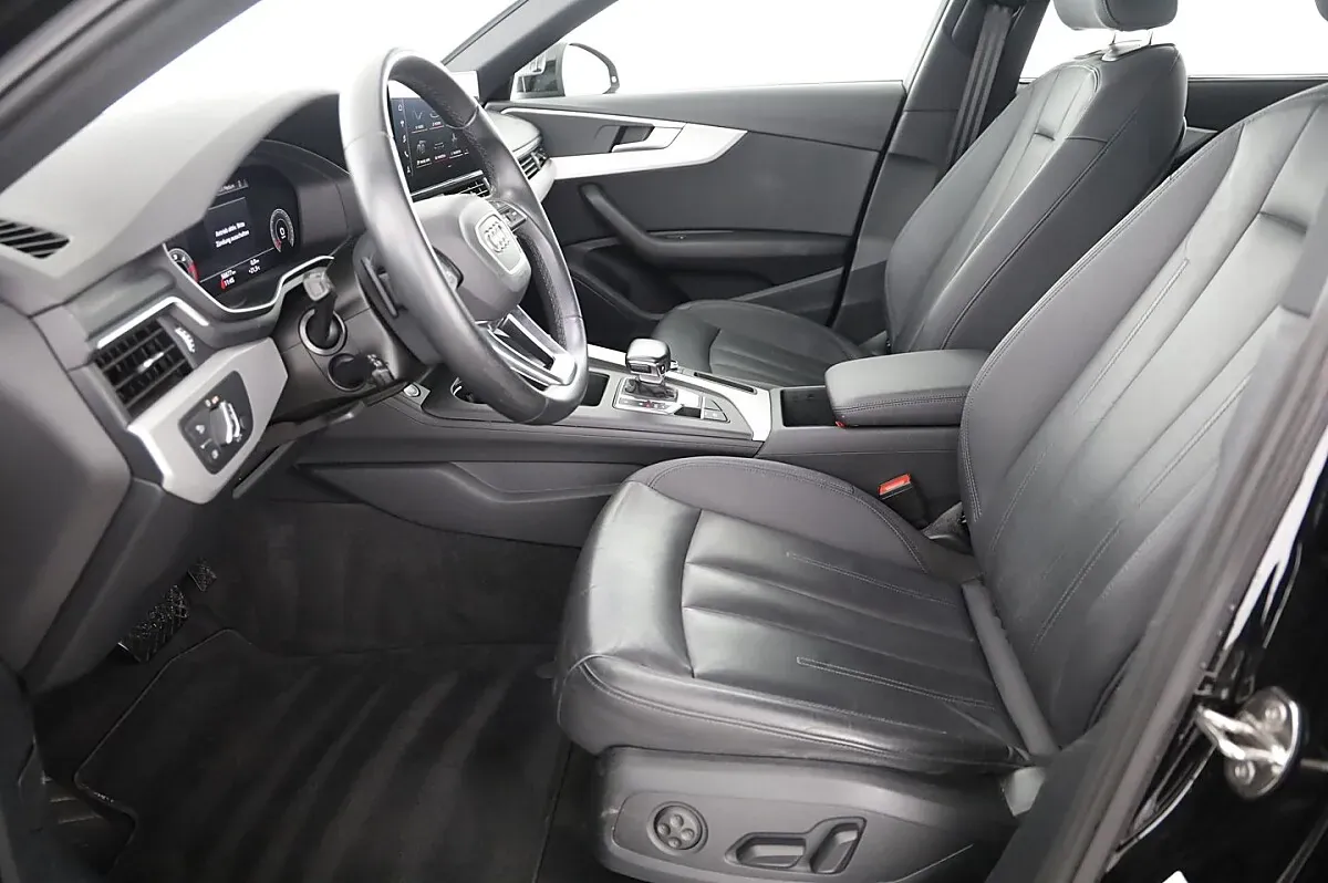 Audi A4 2023 photo 3