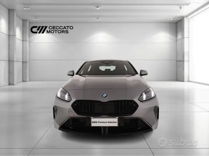 BMW 1 Series 2025 photo 2