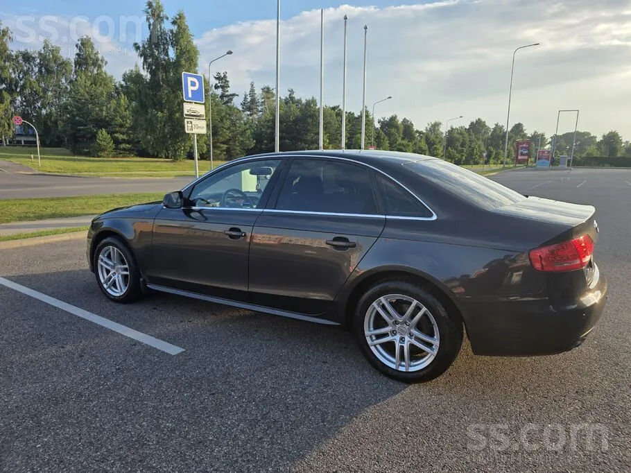 Audi A4 2011 photo 3