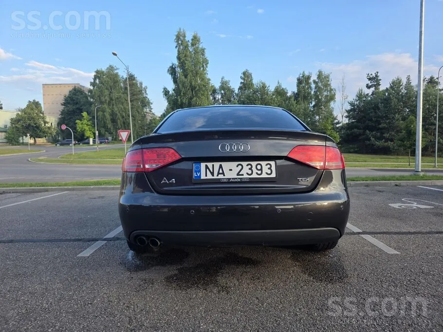 Audi A4 2011 photo 5
