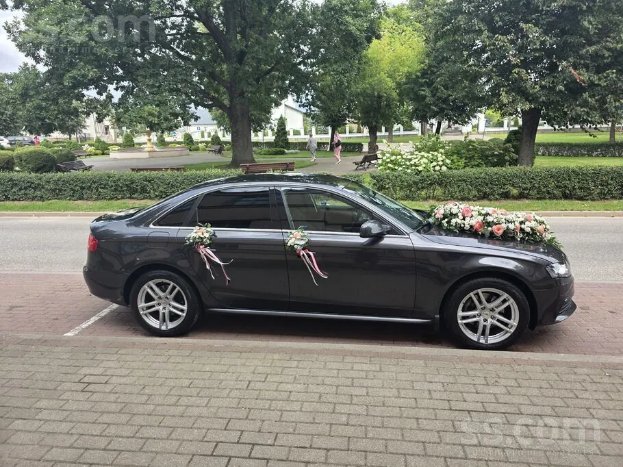 Audi A4 2011 photo 2