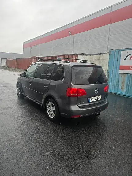 Volkswagen Touran 2013 photo 5