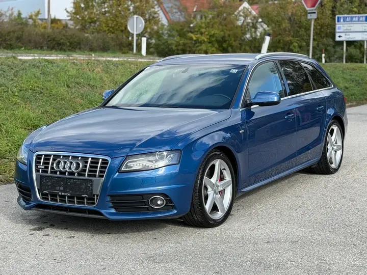 Audi A4 2011 photo 2