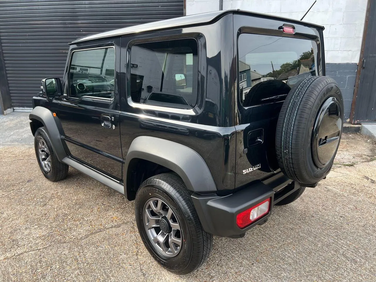 Suzuki Jimny 2025 photo 2