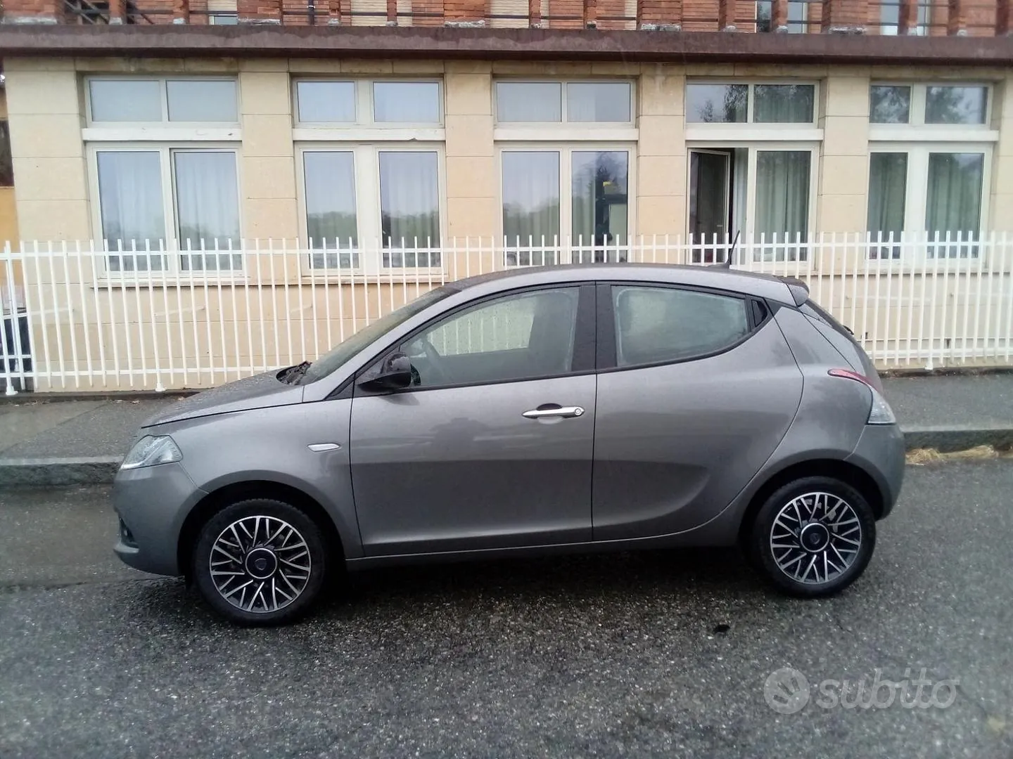 Lancia Ypsilon 2024 photo 2