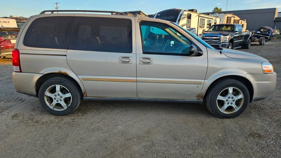 Chevrolet Uplander 2009 photo 2