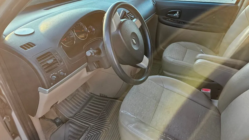 Chevrolet Uplander 2009 photo 4