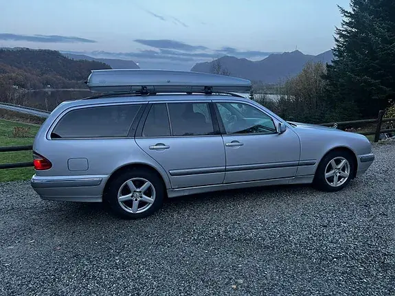 Mercedes-Benz E 220 D