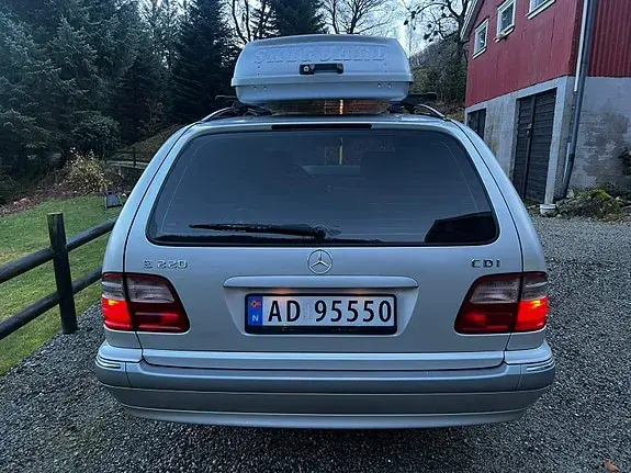 Mercedes-Benz E 220 D 2002 photo 5