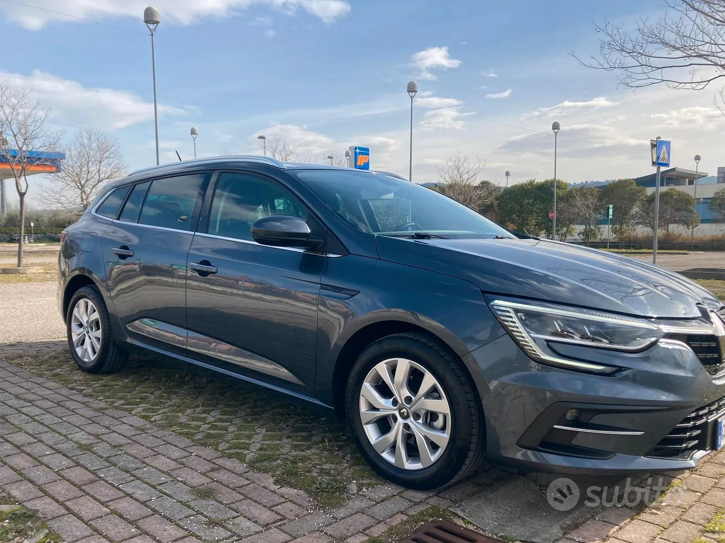 Renault Megane 2022 photo 2