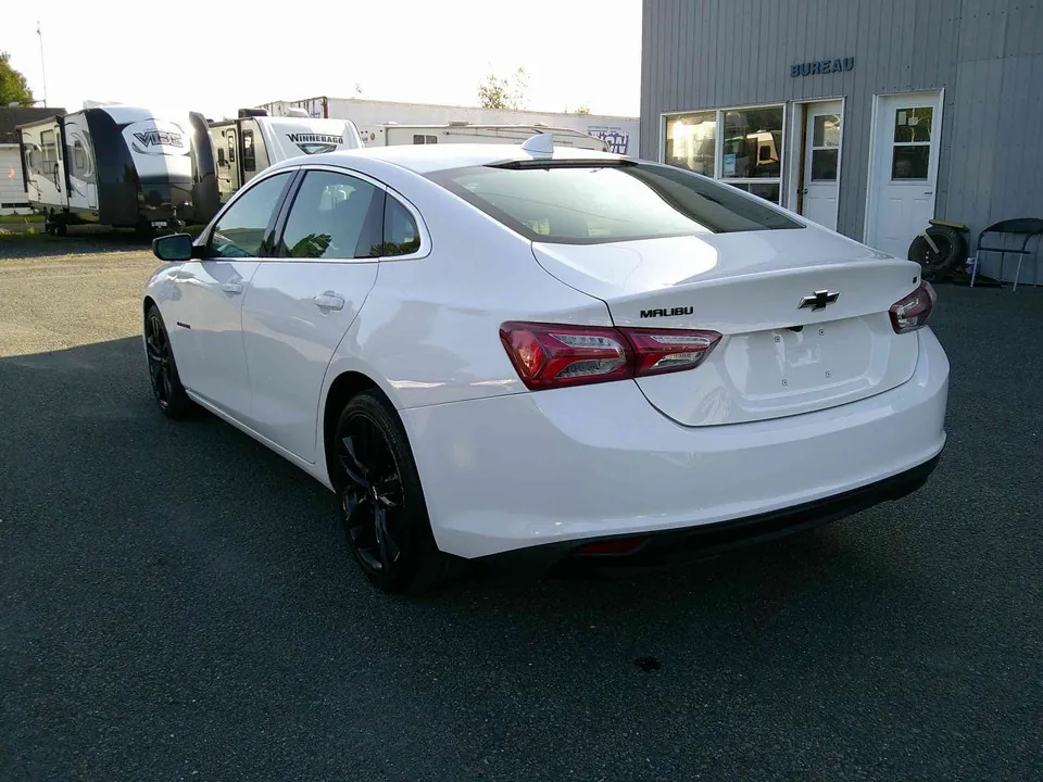 Chevrolet Malibu 2023 photo 3