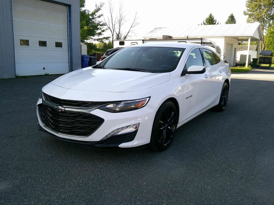 Chevrolet Malibu 2023 photo 2