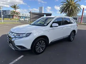 Mitsubishi Outlander 2021 photo 2