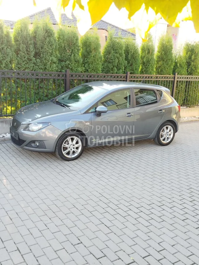 Seat Ibiza 2012 photo 2