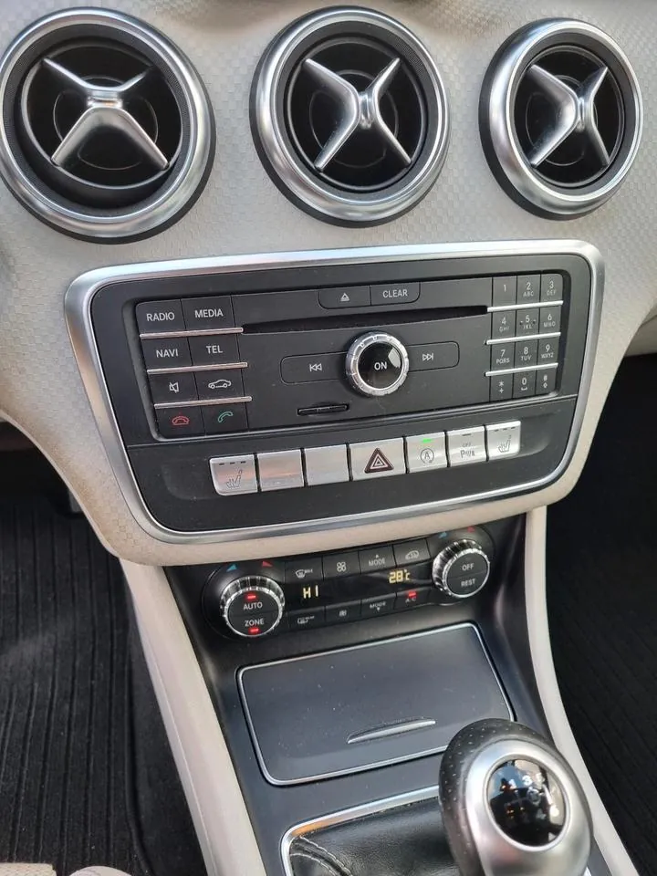 Mercedes-Benz A200