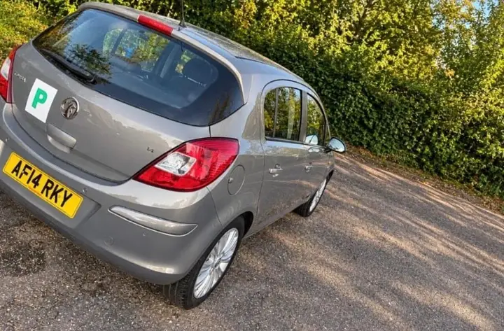 Vauxhall Corsa 2014 photo 2