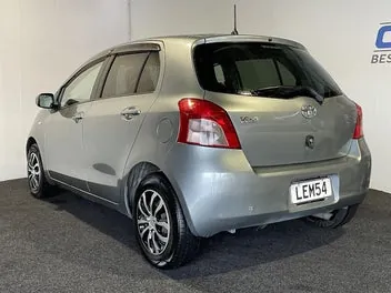 Toyota Vitz 2006 photo 5