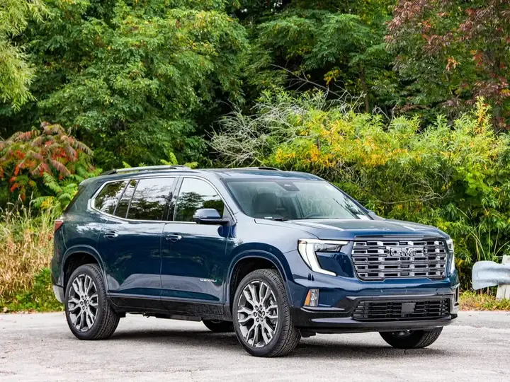 GMC Acadia 2027 photo 3