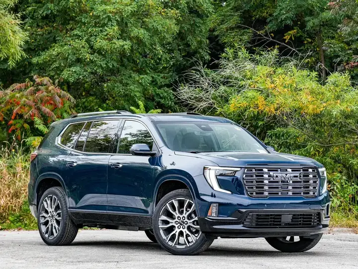 GMC Acadia 2027 photo 2