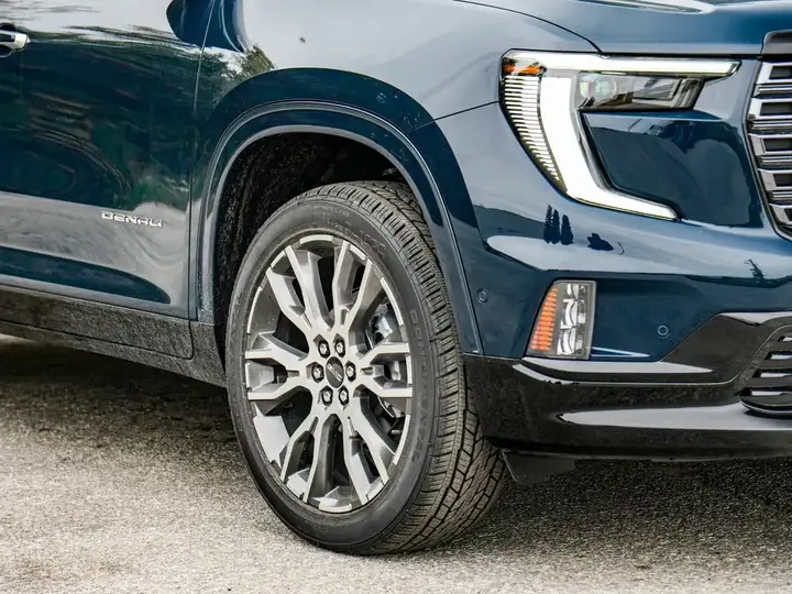GMC Acadia 2027 photo 4
