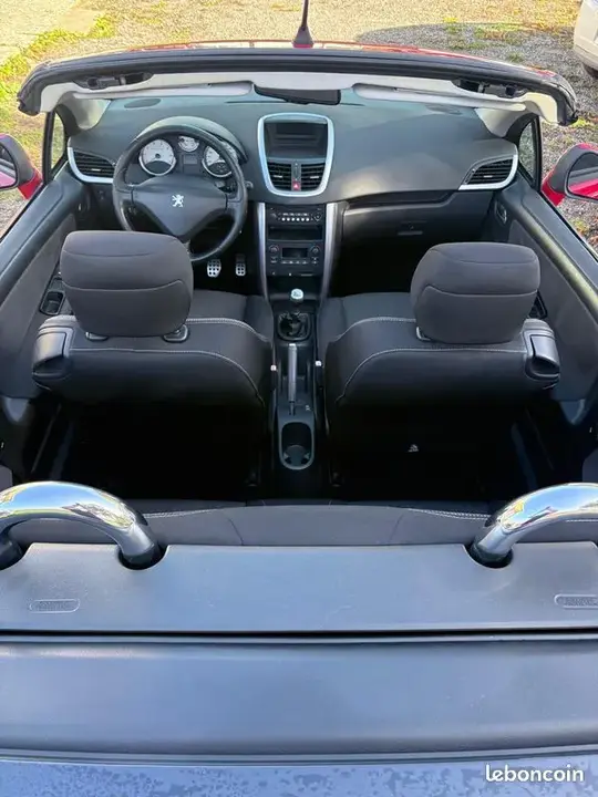 Peugeot 207 2009 photo 4