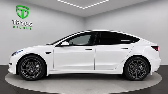 Tesla Model 3 2021 photo 2