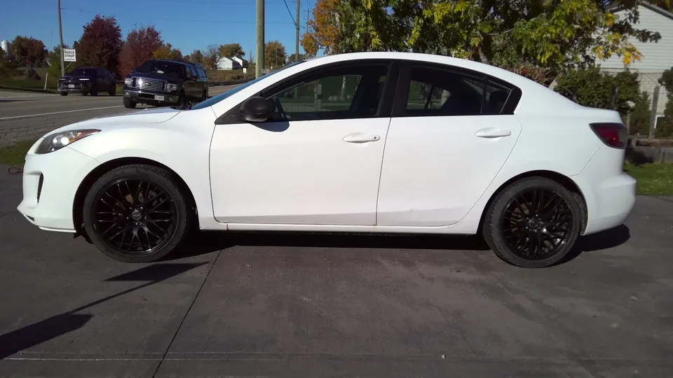 Mazda 3 2012 photo 2