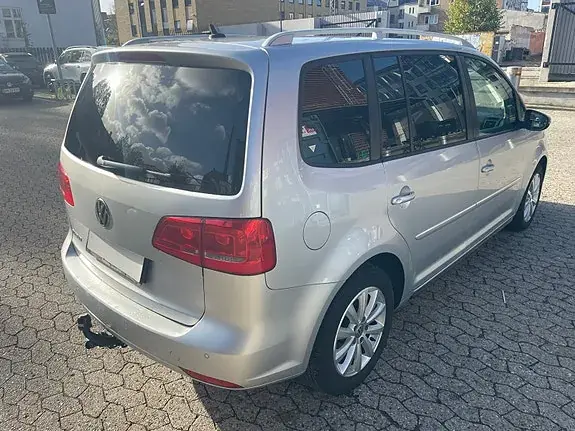 Volkswagen Touran 2012 photo 5