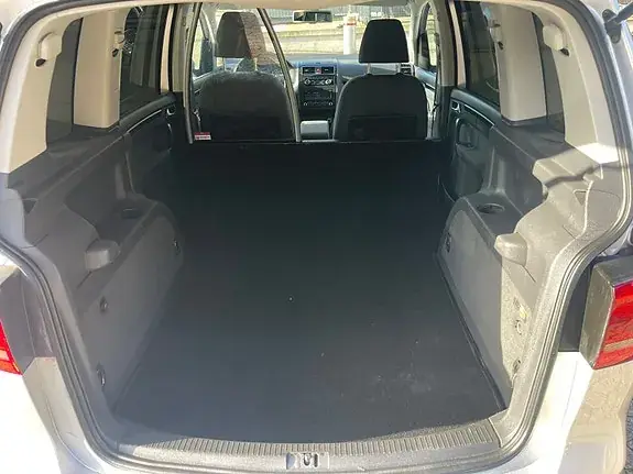 Volkswagen Touran 2012 photo 4