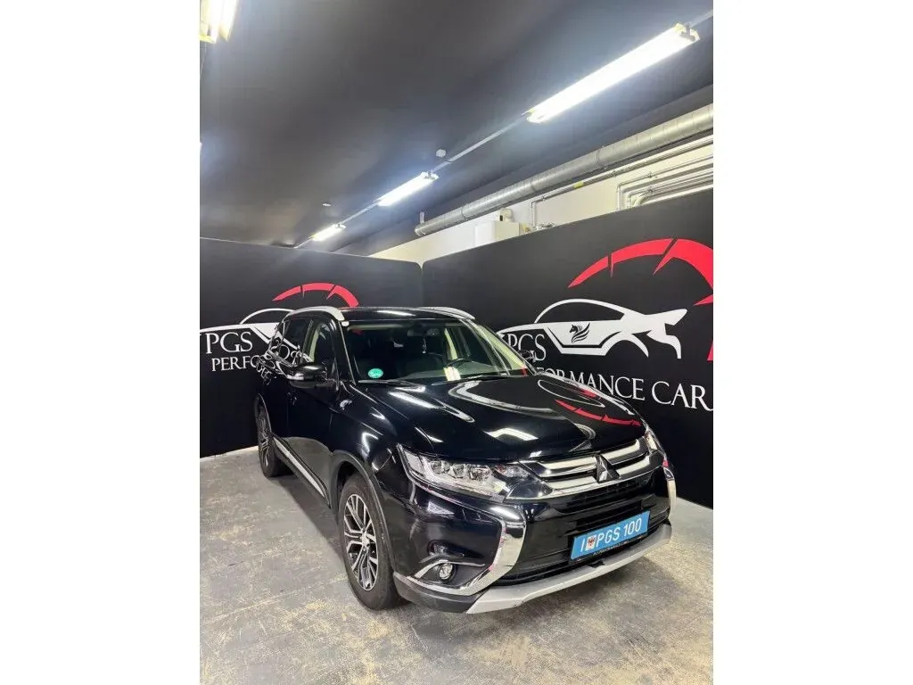 Mitsubishi Outlander 2018 photo 2