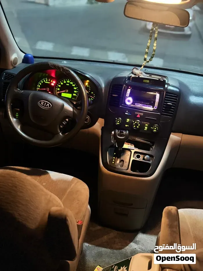 Kia Carnival 2009 photo 2