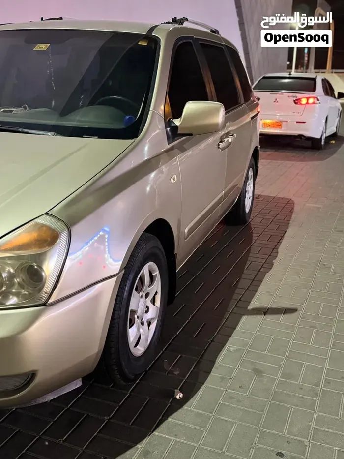 Kia Carnival 2009 photo 3