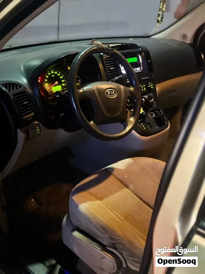 Kia Carnival 2009 photo 4