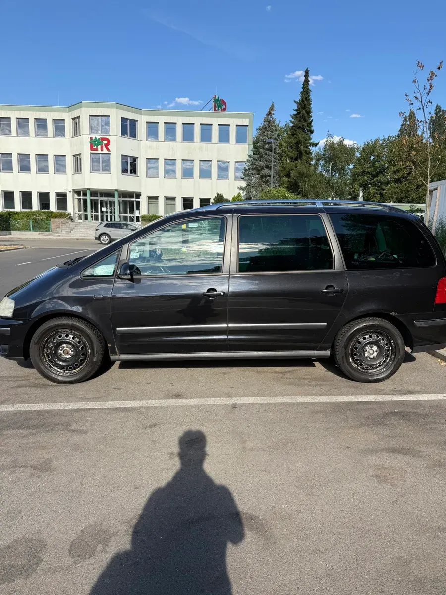 Volkswagen Sharan 2004 photo 2