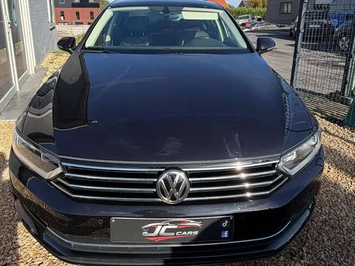 Volkswagen Passat 2018 photo 2