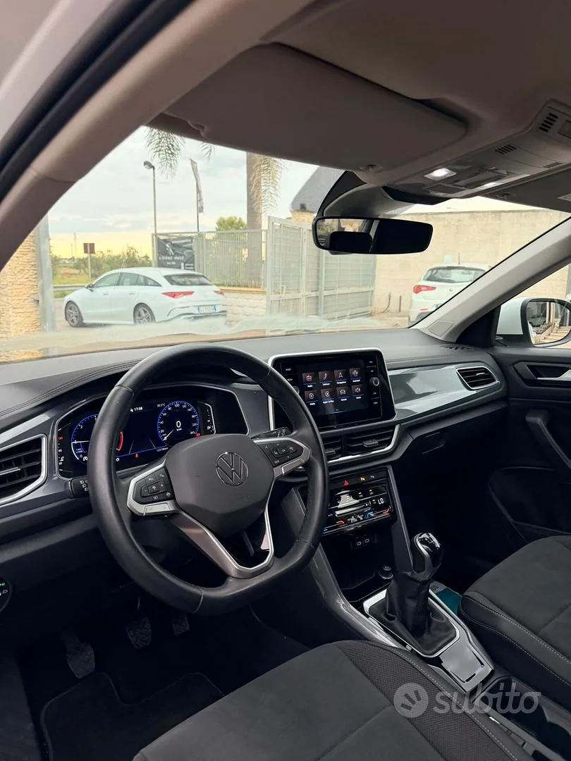 Volkswagen T-Roc 2022 photo 3