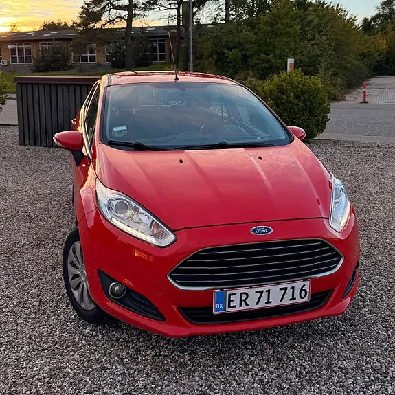 Ford Fiesta 2014 photo 2
