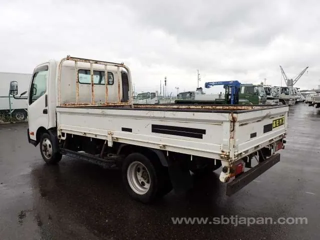 Toyota Dyna 2013 photo 3