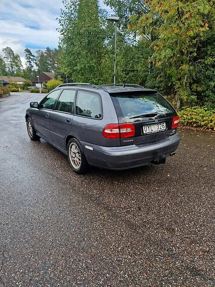 Volvo V40 2004 photo 2