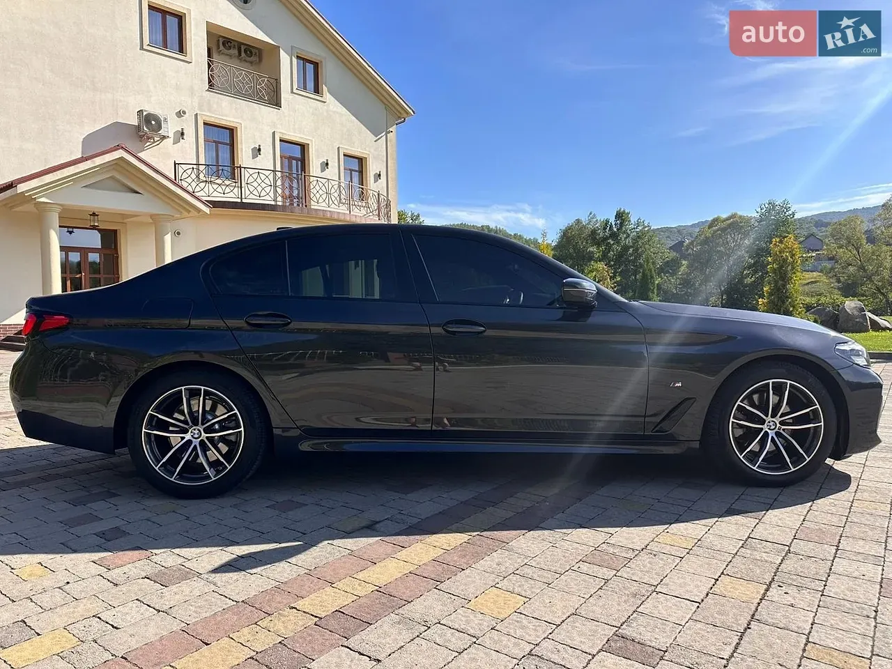 BMW 5 Series 2021 photo 5