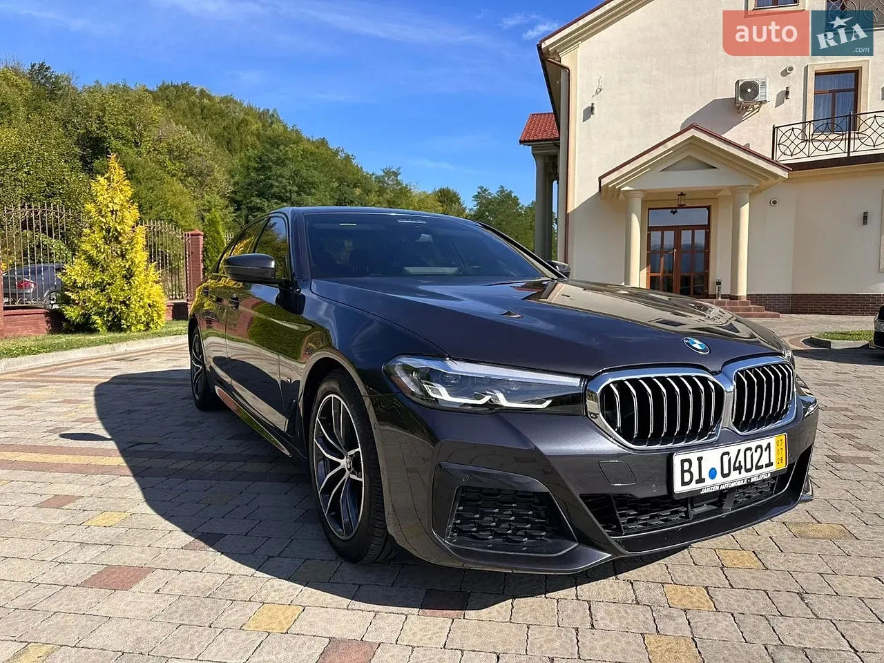 BMW 5 Series 2021 photo 2