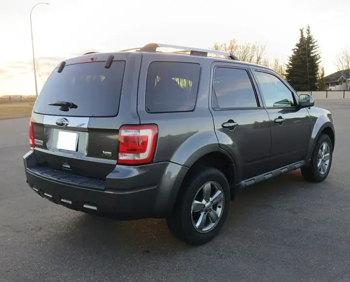Ford Escape 2011 photo 2