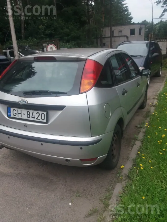 Ford Focus 2002 photo 2