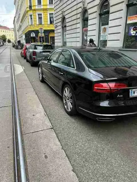 Audi A8 2013 photo 3